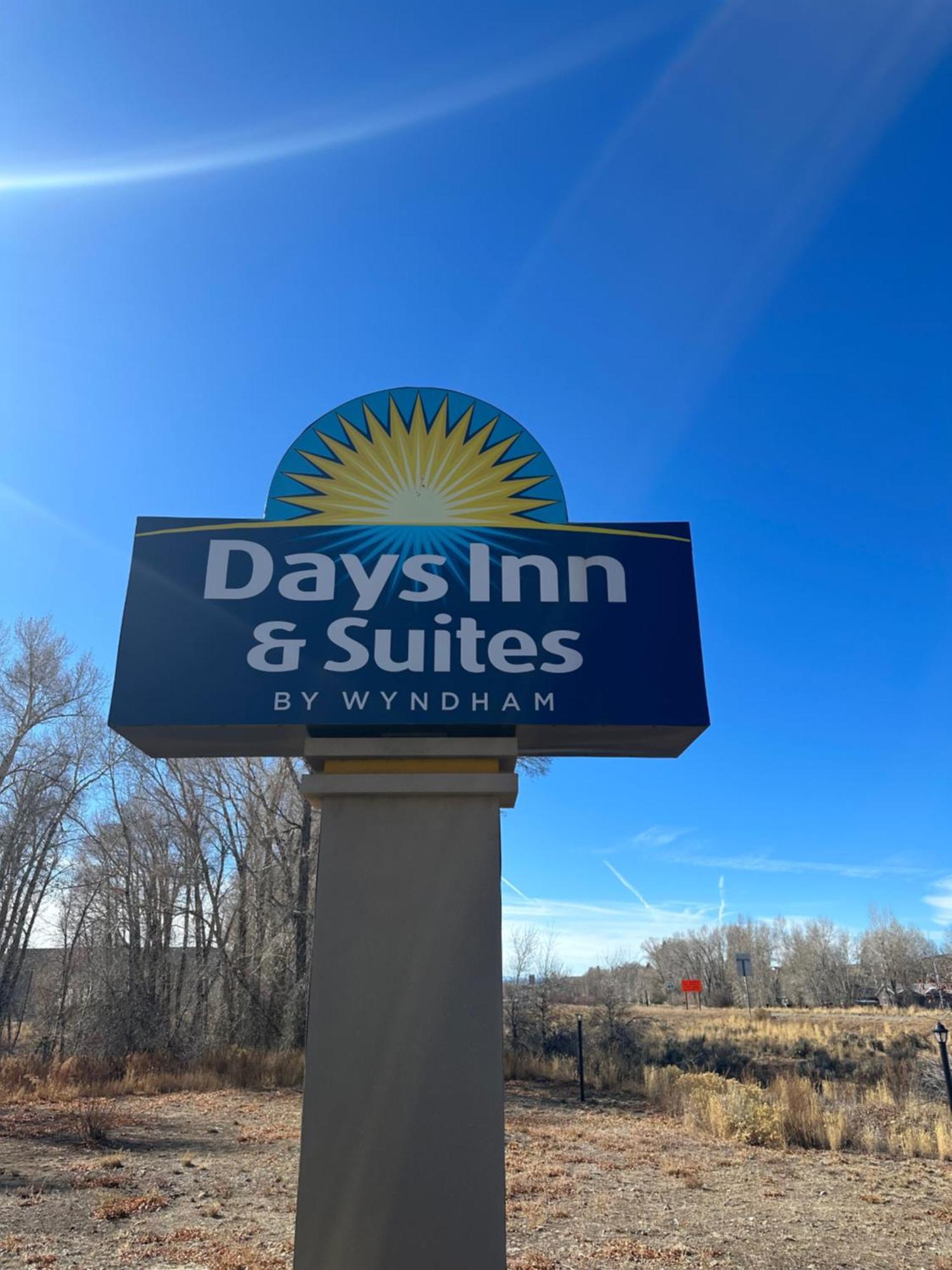 Days Inn & Suites By Wyndham Ганнисон Экстерьер фото